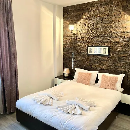 Apartment Tower Old *