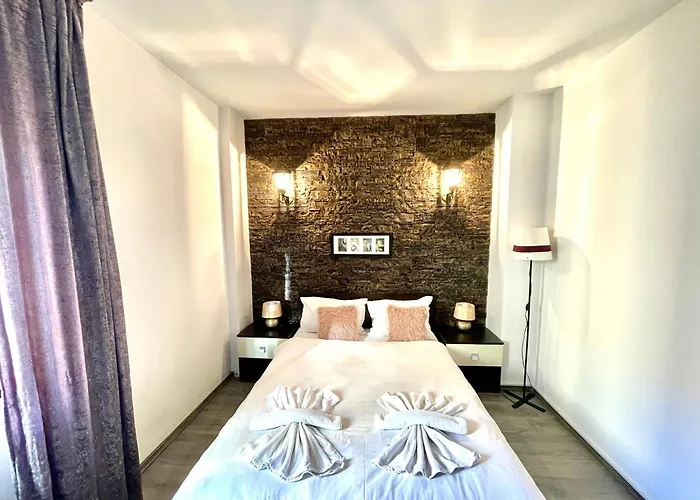 Tower Old Бухарест